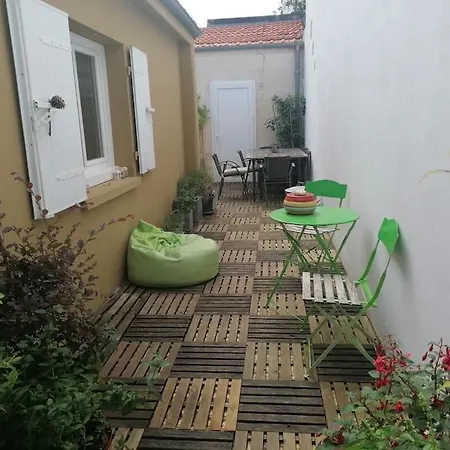 Semesterbostad Maison De Rochefort (Charente-Maritime)